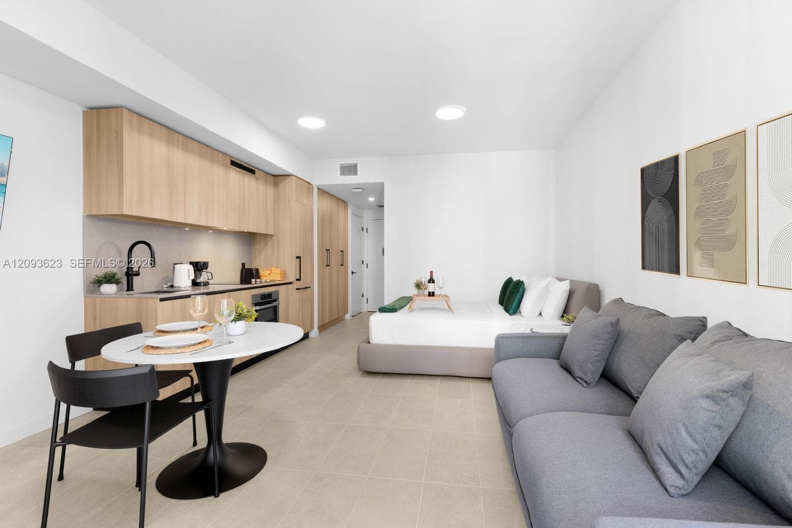 121 NE 5th St # 2409, Miami FL 33132