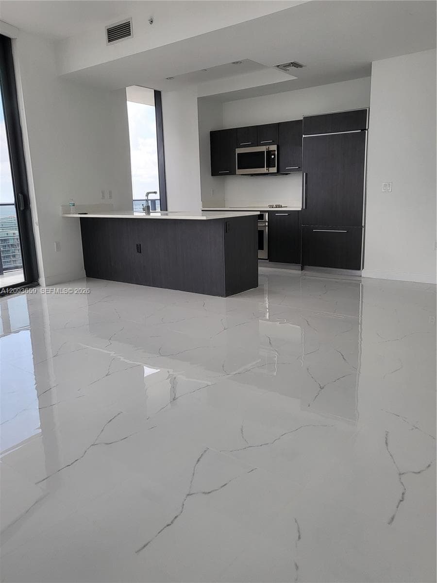 45 SW 9th Street # 4303, Miami FL 33130