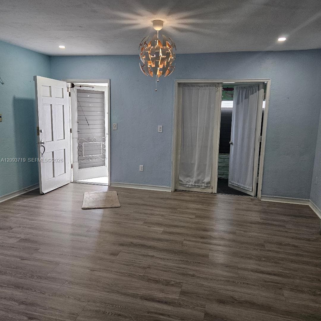 1051 SW 72nd Ct, Miami FL 33144