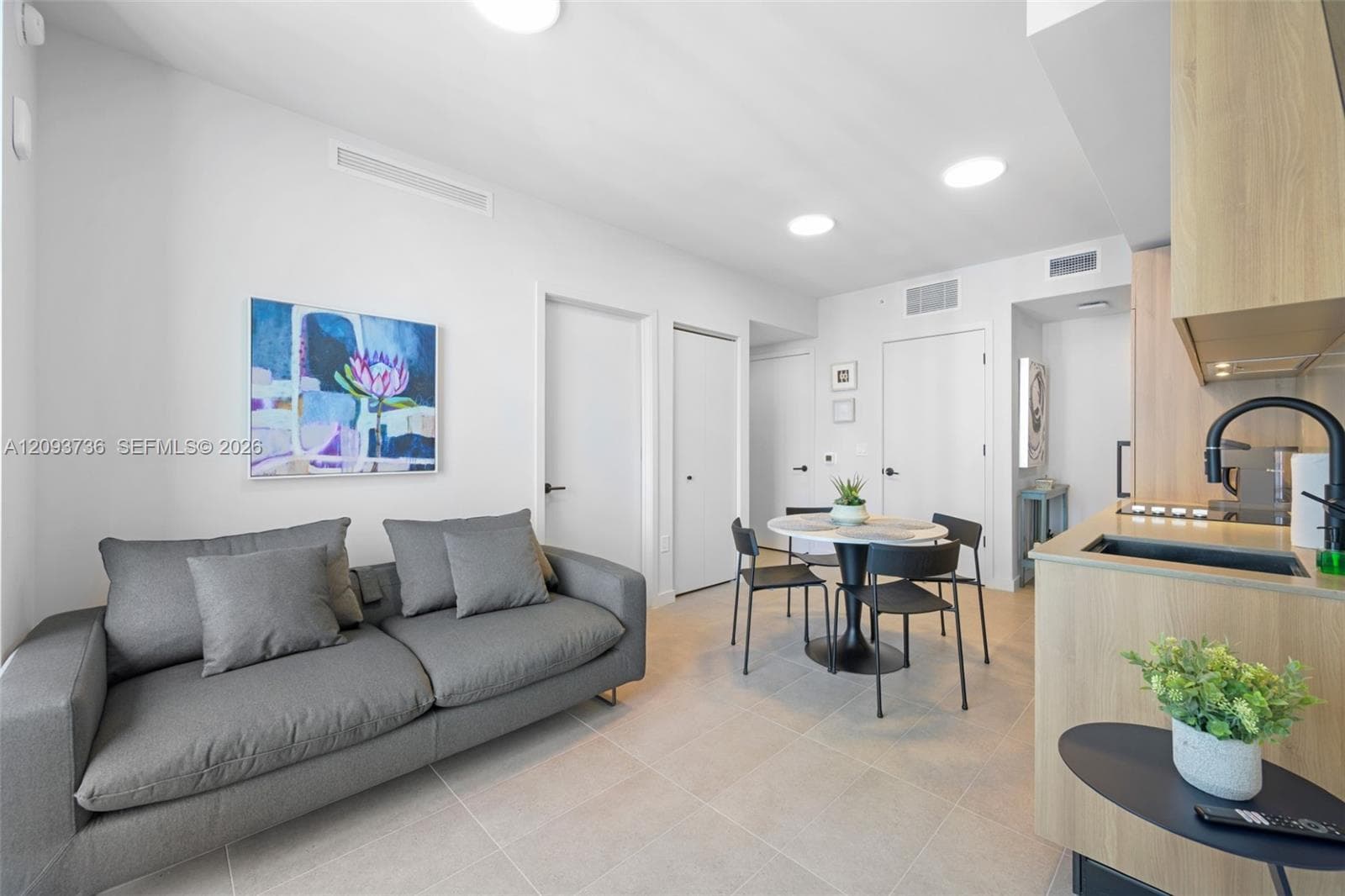 121 NE 5th St # 3006, Miami FL 33132