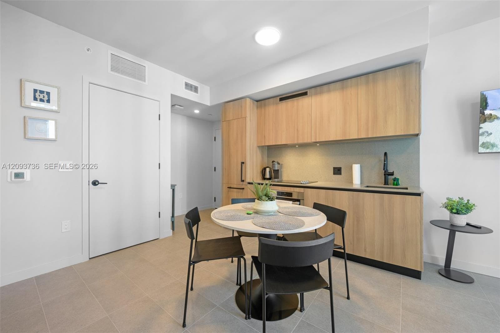 121 NE 5th St # 3006, Miami FL 33132