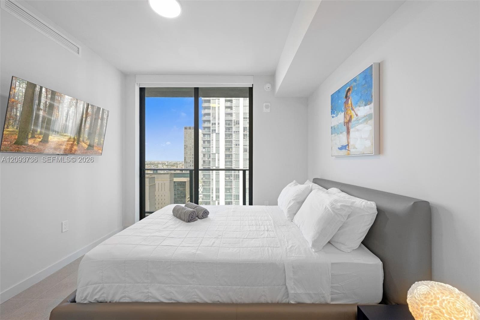 121 NE 5th St # 3006, Miami FL 33132
