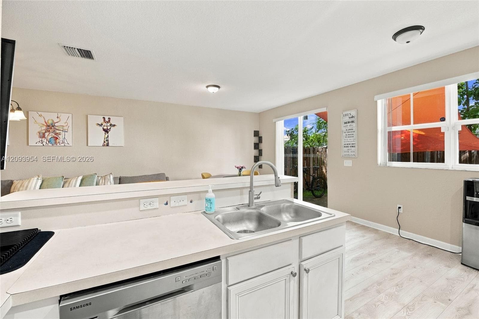 1025 NE 207th Ter, Miami FL 33179