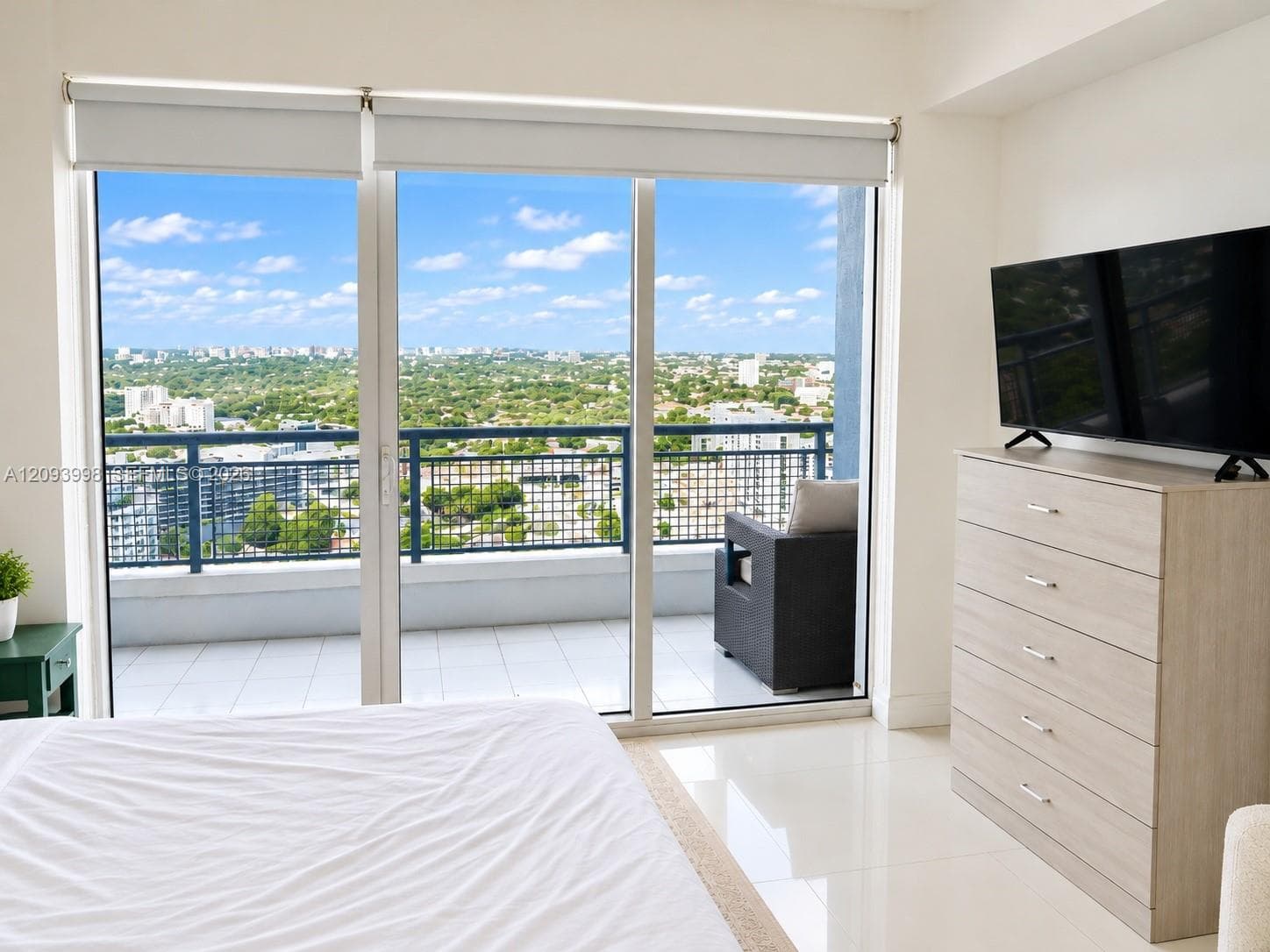 60 SW 13th St # 2409, Miami FL 33130
