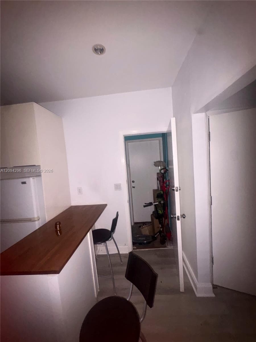 637 12th St # 6, Miami Beach FL 33139