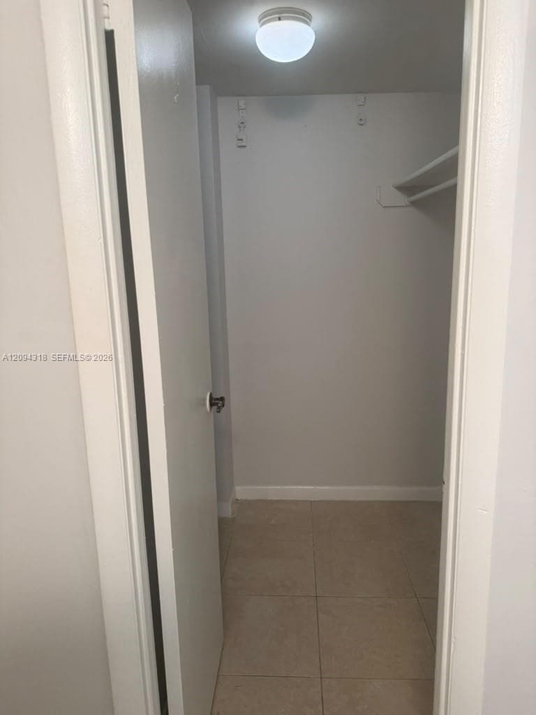 484 NW 165th St Rd # 311, Miami FL 33169