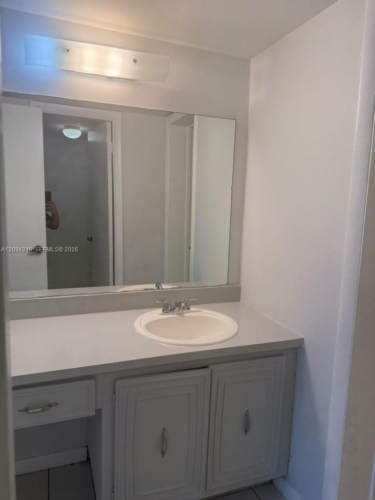 484 NW 165th St Rd # 311, Miami FL 33169