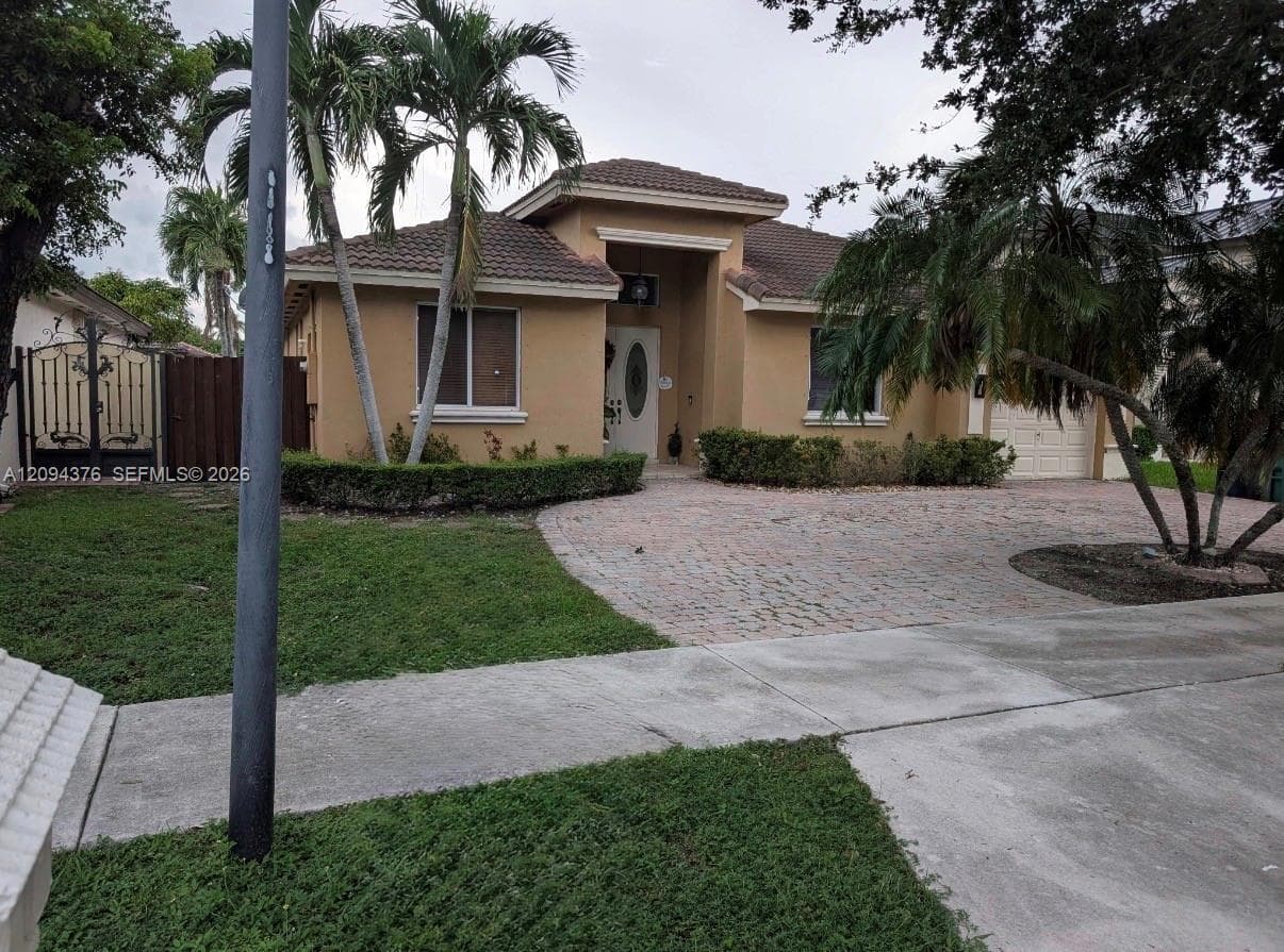 2924 SW 144th Pl, Miami FL 33175