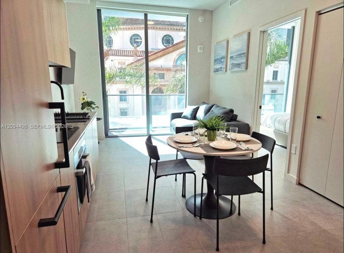 121 NE 5th St # 306, Miami FL 33132