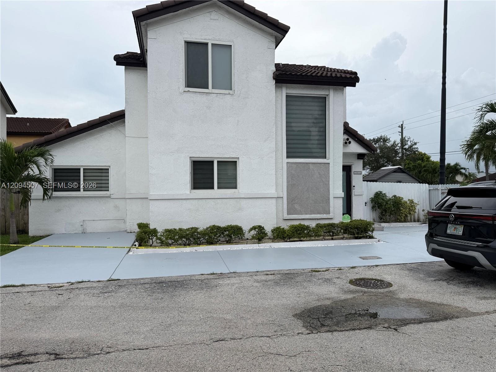 12694 NW 8th Trl, Miami FL 33182