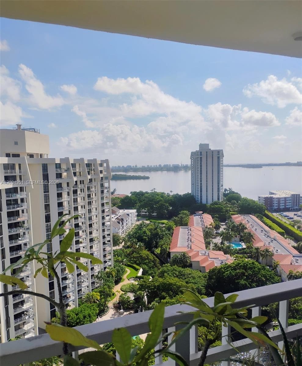 2000 Towerside Ter, Miami FL 33138