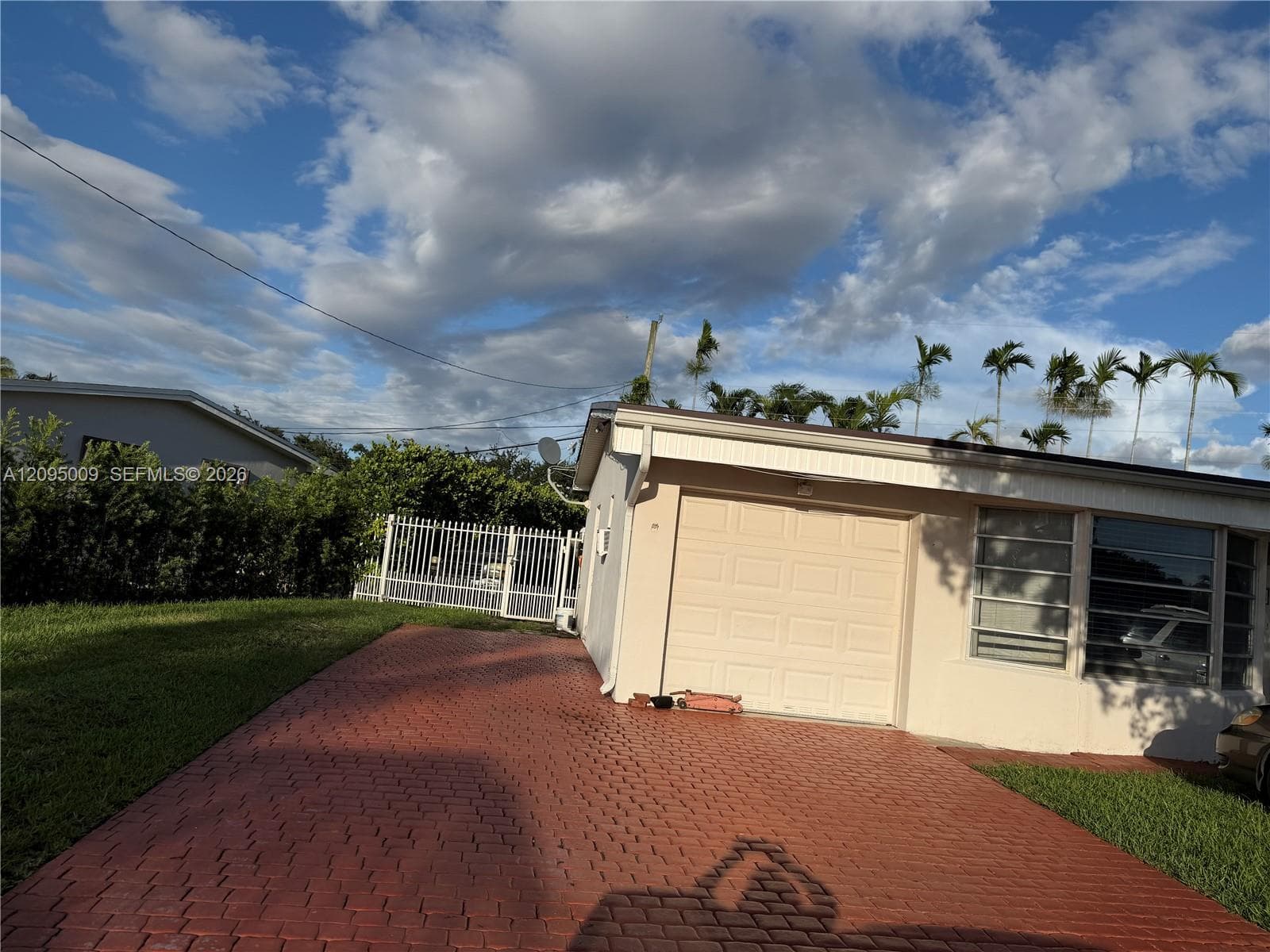 1821 SW 92nd Ct, Miami FL 33165