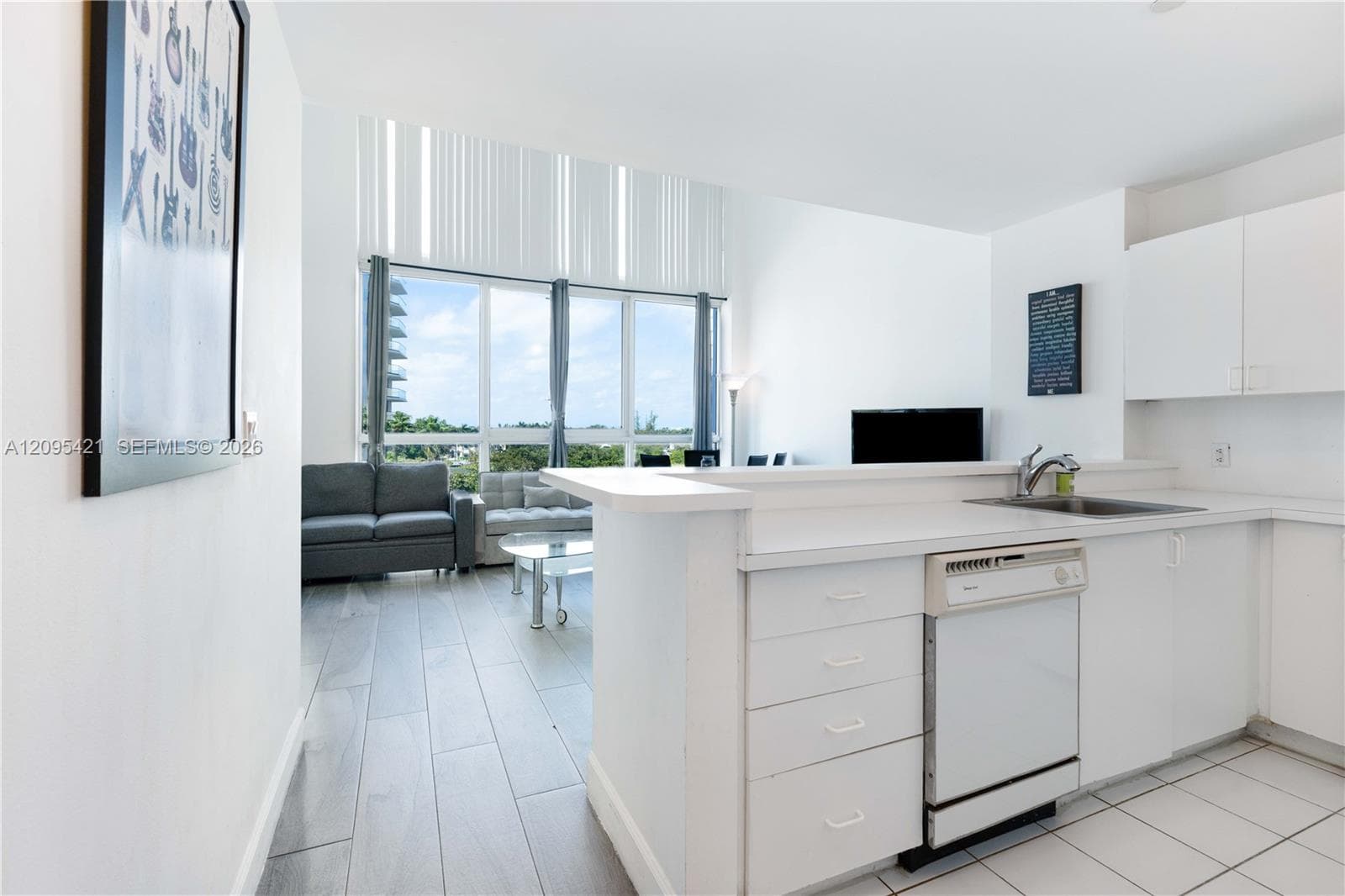 5445 Collins Ave, Miami Beach FL 33140