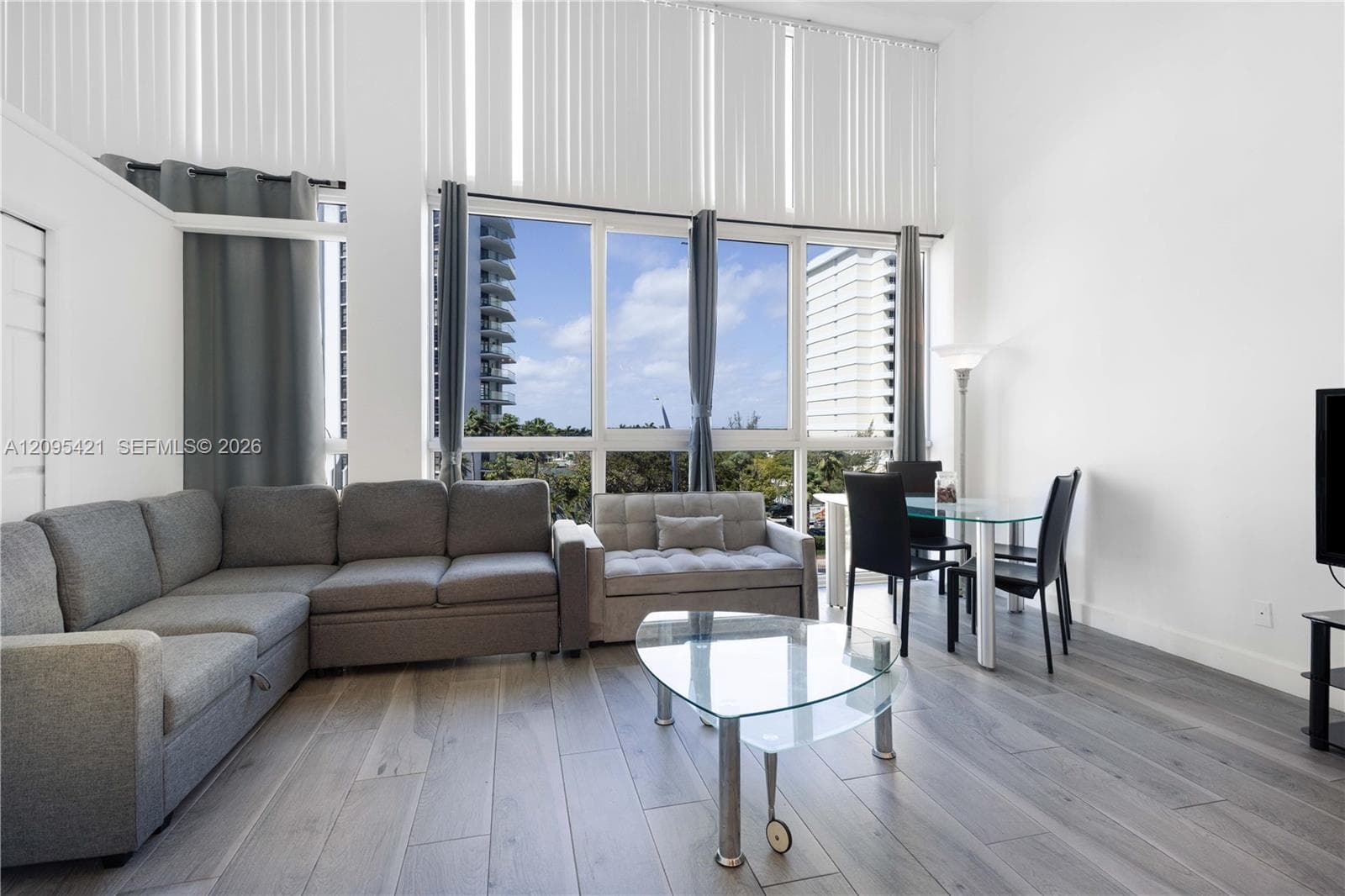 5445 Collins Ave, Miami Beach FL 33140