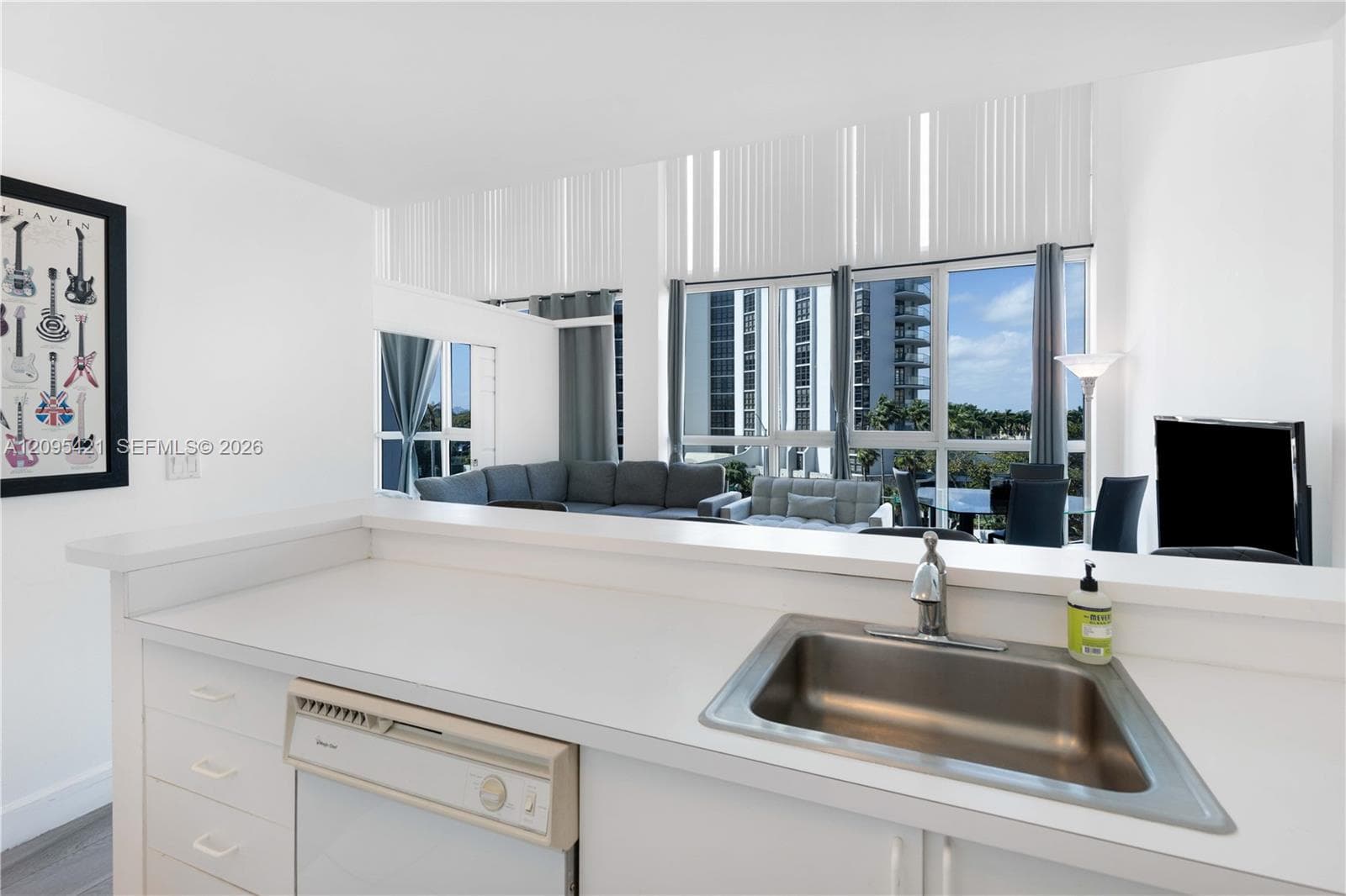 5445 Collins Ave, Miami Beach FL 33140