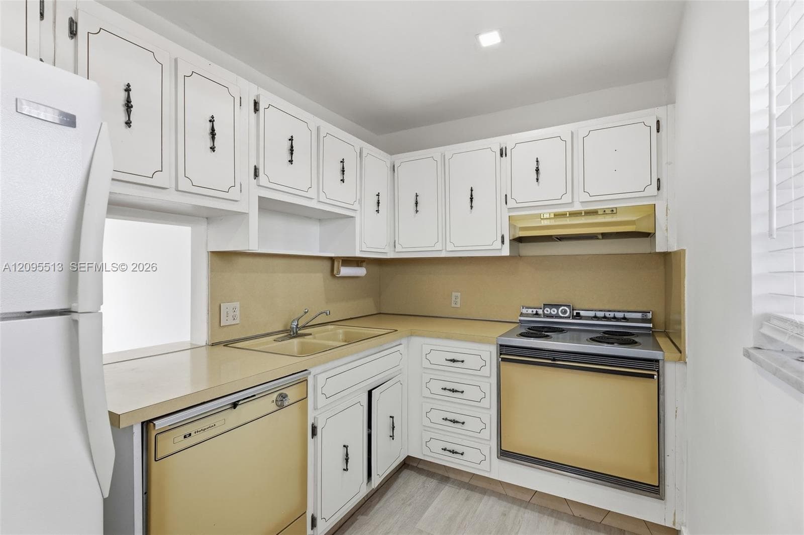 3770 NE 171st St # 402, North Miami Beach FL 33160