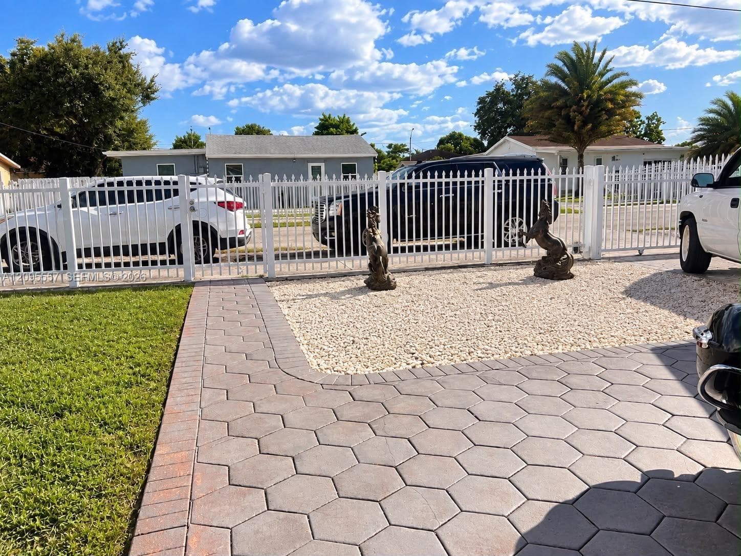 2451 NW 104th St, Miami FL 33147