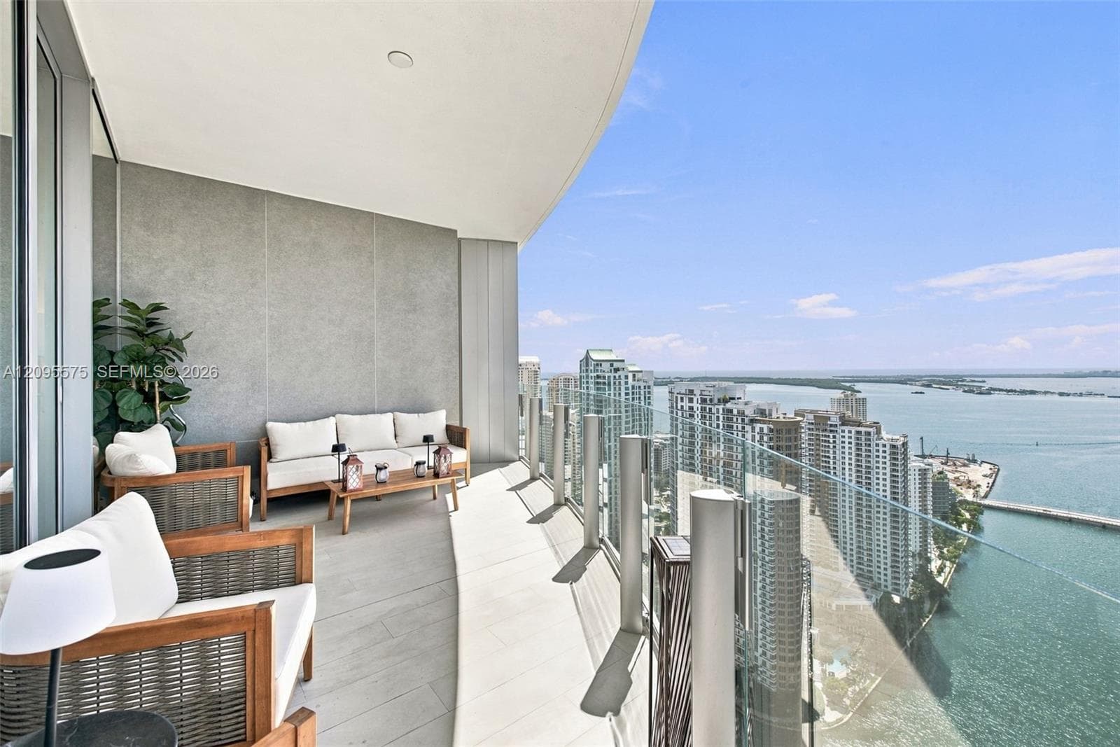 300 Biscayne Boulevard Way # 4007W, Miami FL 33131