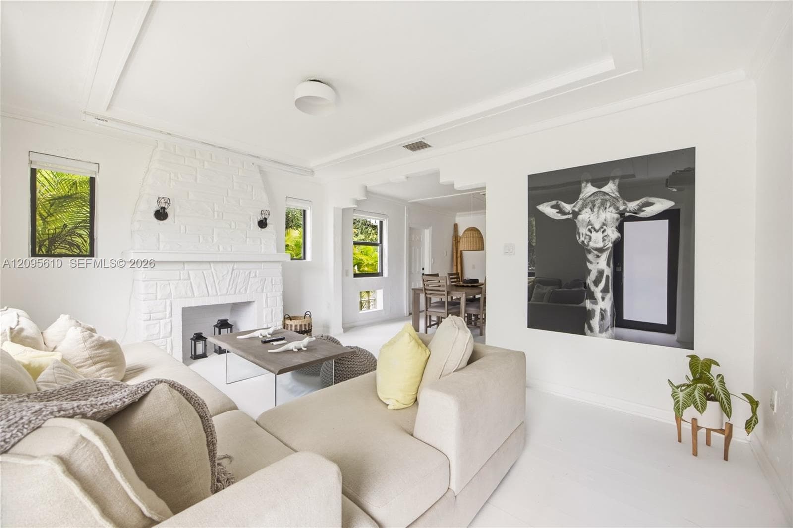 295 NW 42nd St, Miami FL 33127