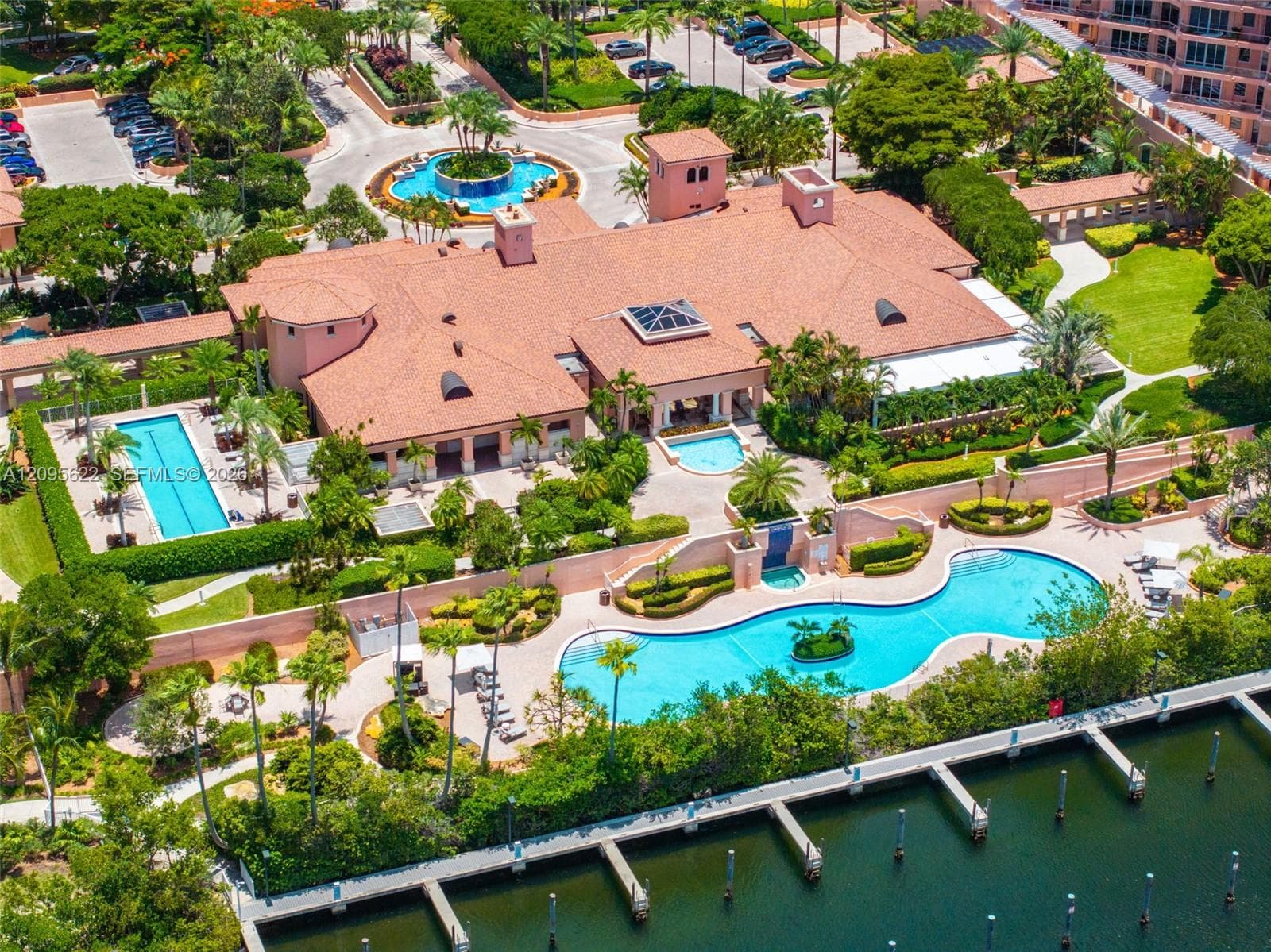 60 Edgewater Dr # 11F, Coral Gables FL 33133