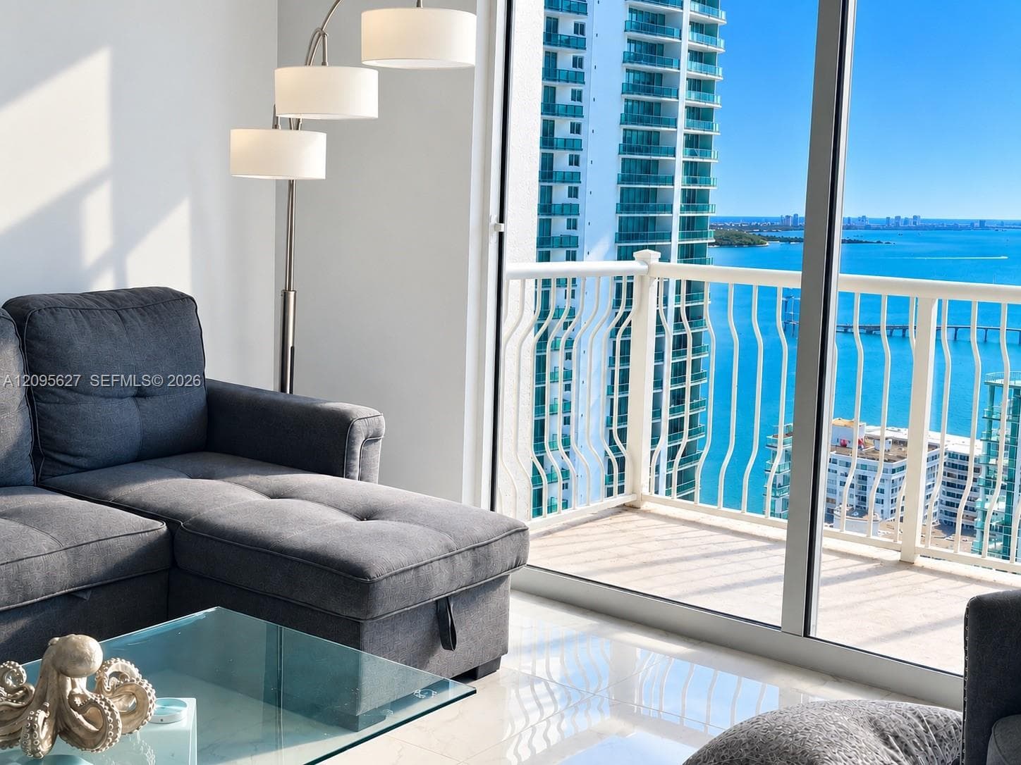 1200 Brickell Bay Dr, Miami FL 33131
