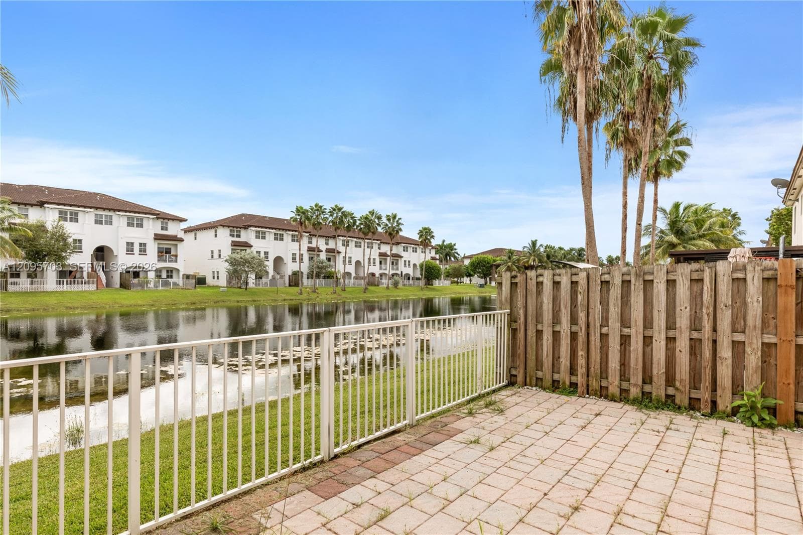 8965 NW 98th Ave, Doral FL 33178