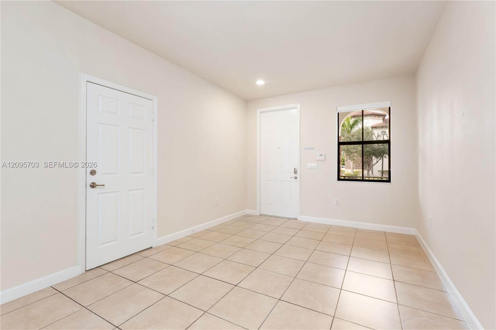 8965 NW 98th Ave, Doral FL 33178