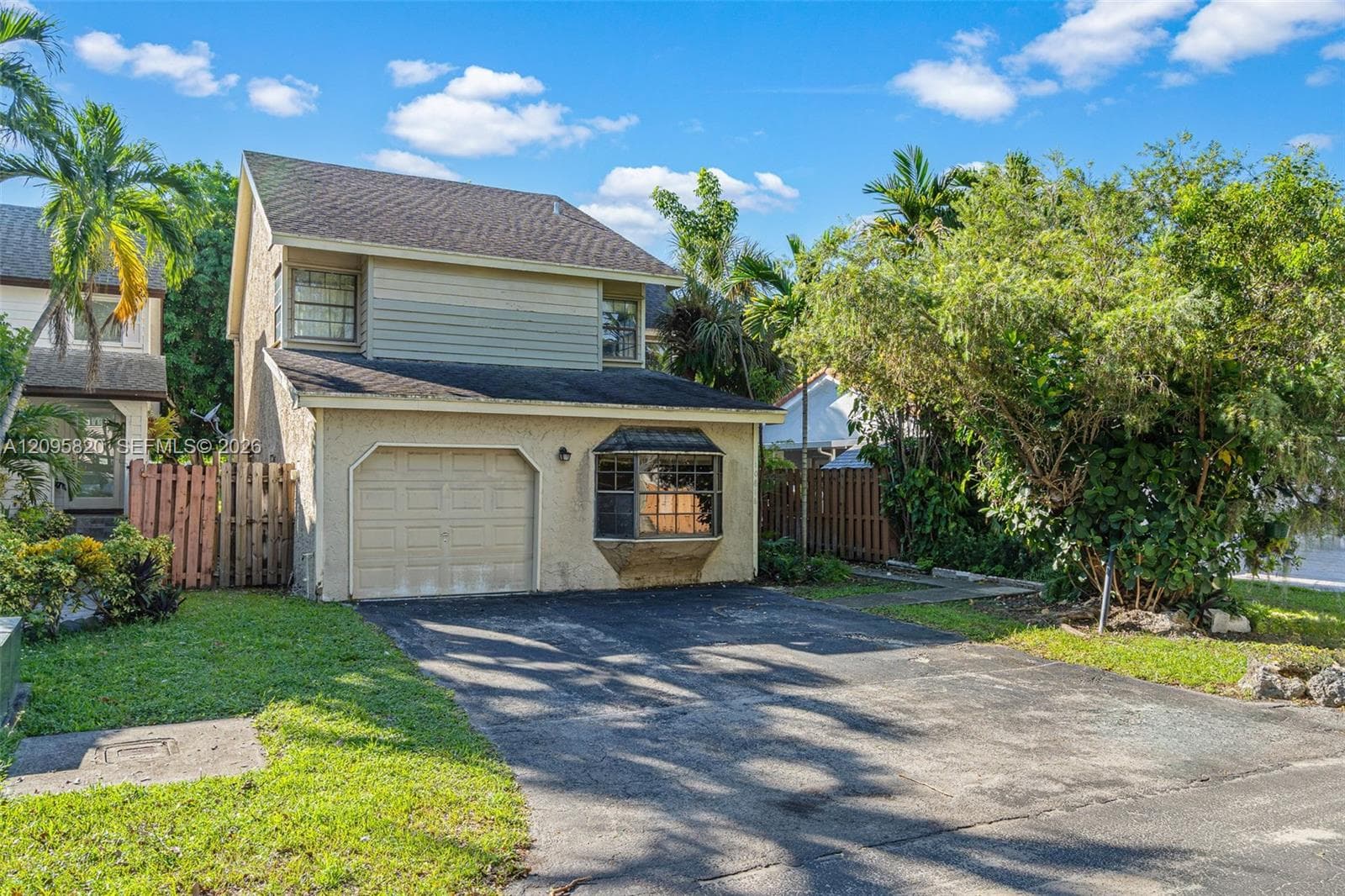 10618 SW 148th Ave Dr, Miami FL 33196