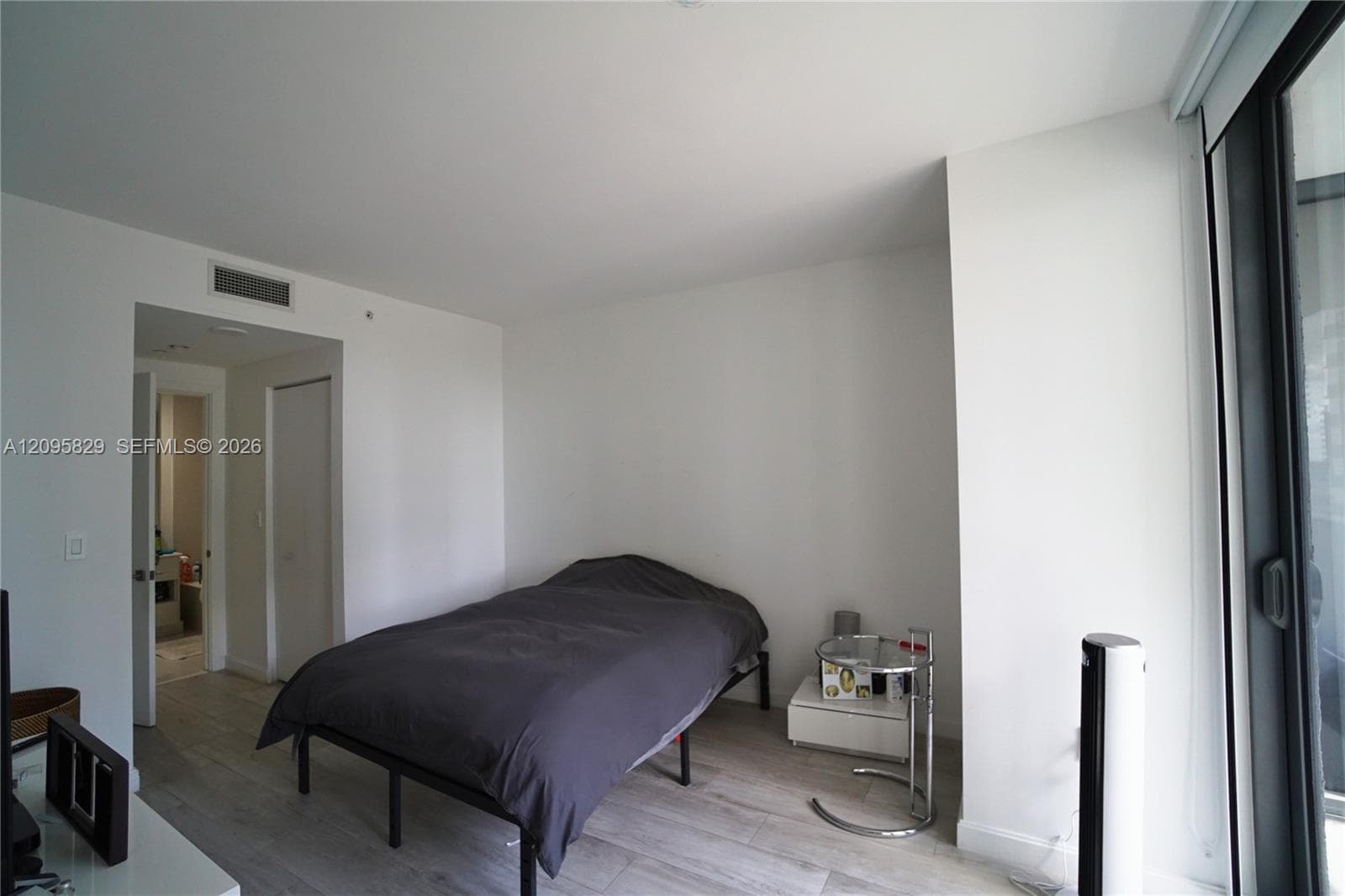 55 SW 9th St # 1405, Miami FL 33130