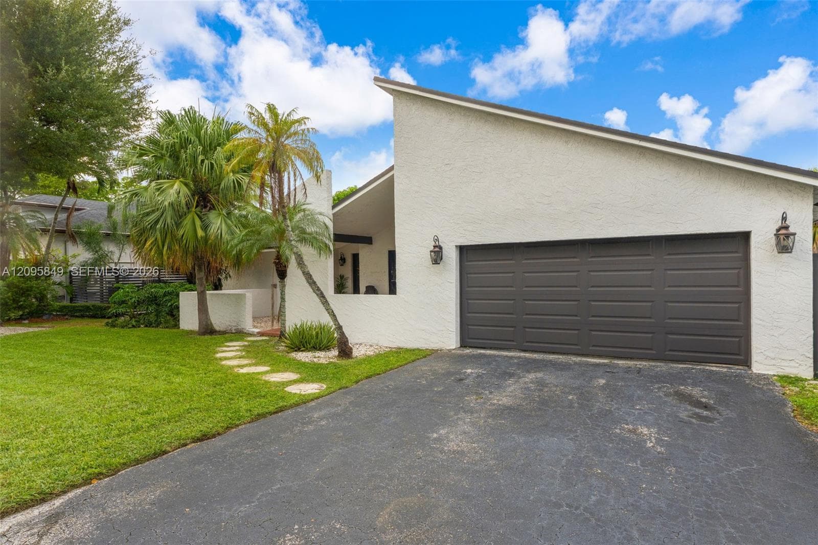 13711 SW 108th St, Miami FL 33186
