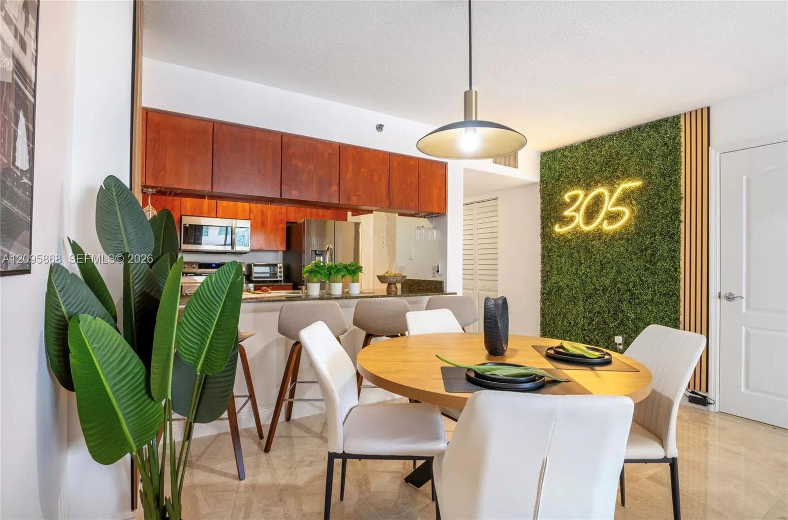 1200 Brickell Bay Dr # 1805, Miami FL 33131
