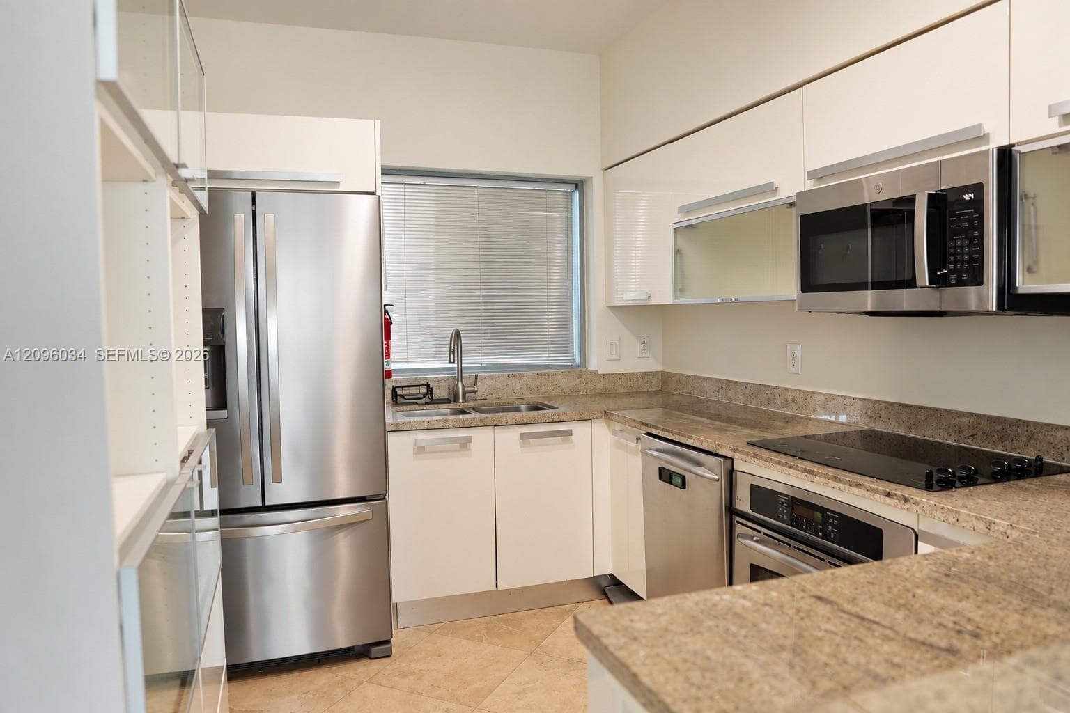 601 NE 36th St # 2004, Miami FL 33137
