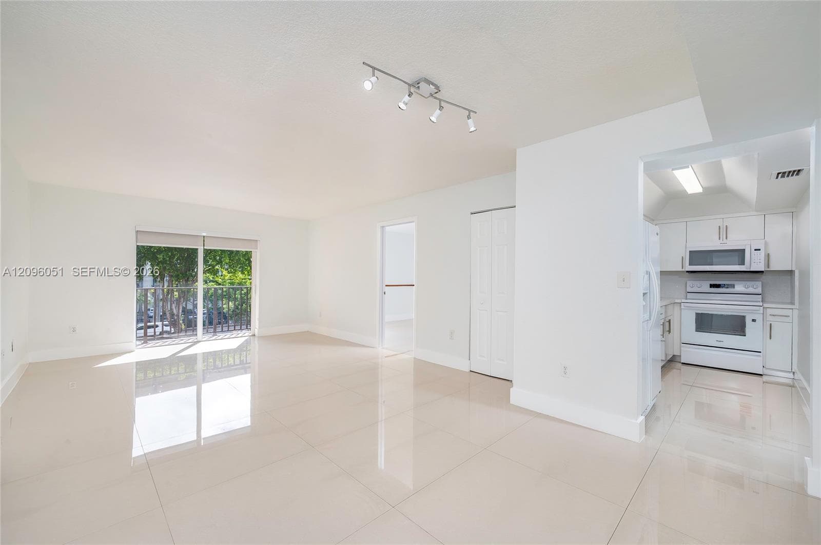 4709 NW 7th St # 9, Miami FL 33126