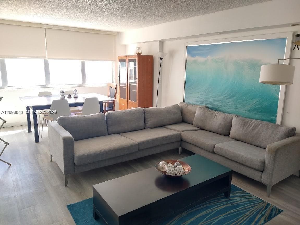 6039 Collins Ave # 1710, Miami Beach FL 33140