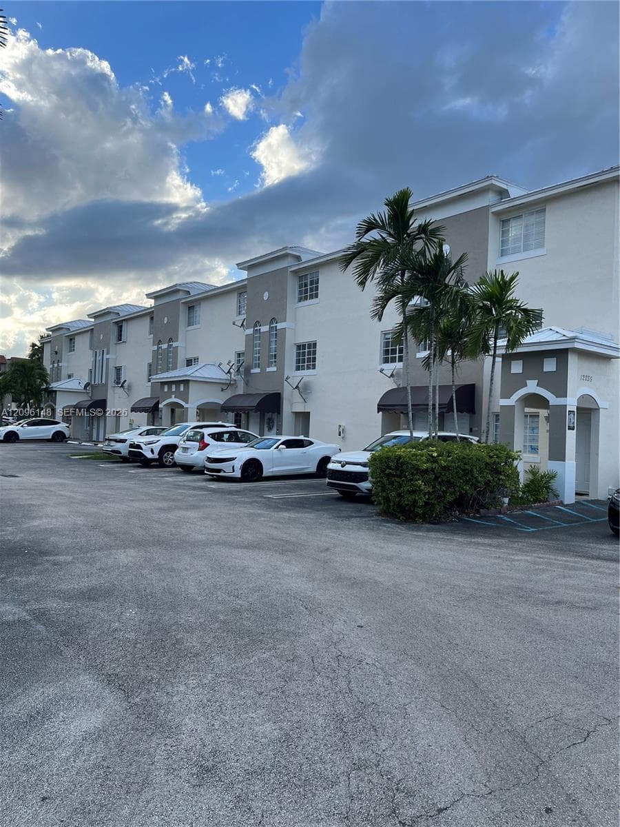 12035 SW 14th St # 104, Miami FL 33184
