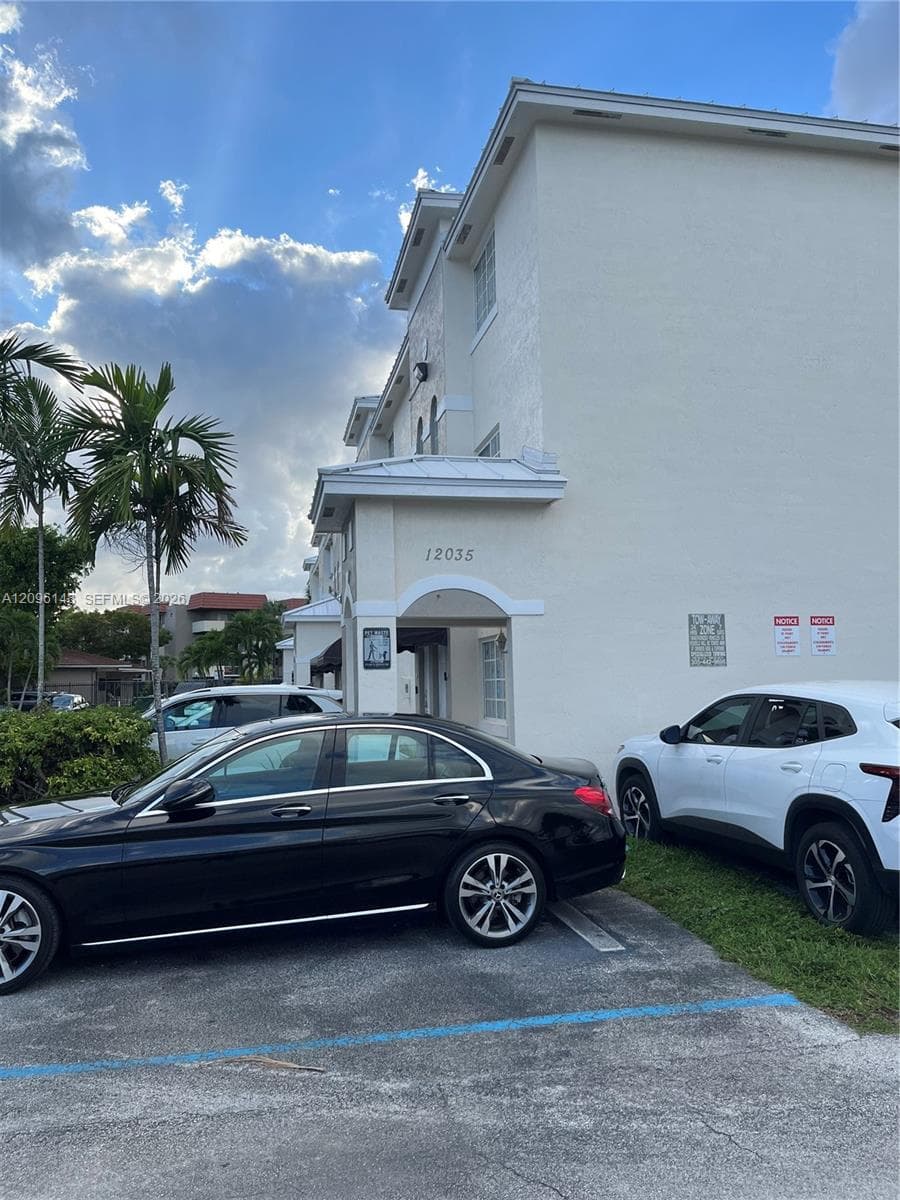 12035 SW 14th St # 104, Miami FL 33184