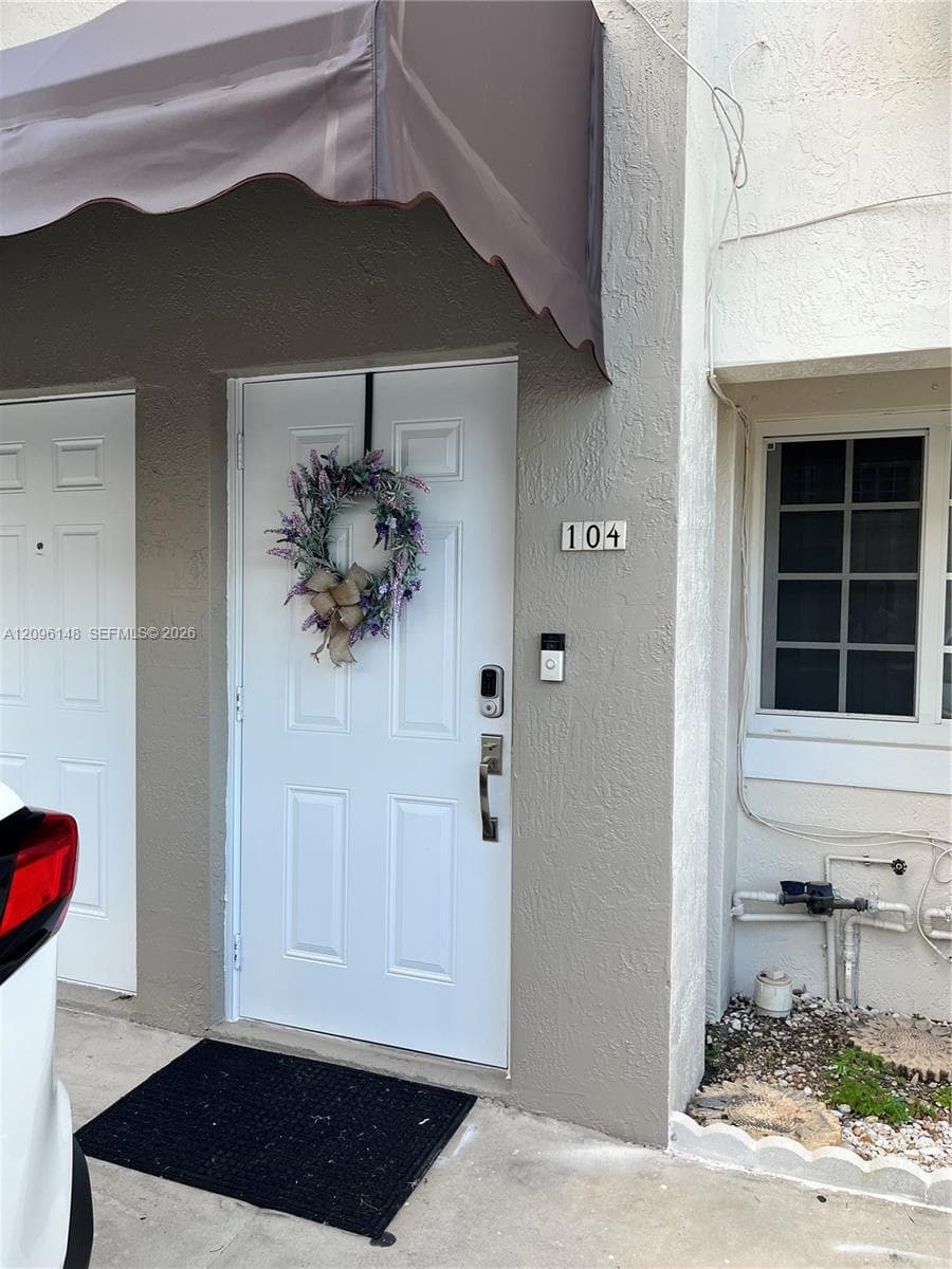 12035 SW 14th St # 104, Miami FL 33184