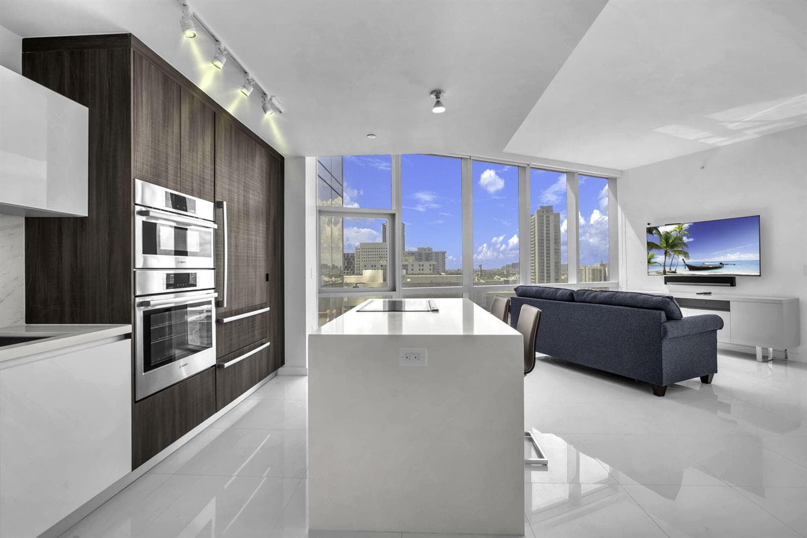 851 NE 1ST Avenue # 1002, Miami FL 33132