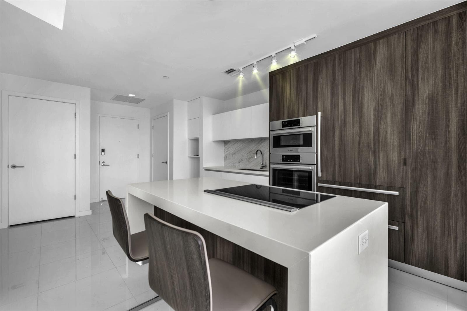 851 NE 1ST Avenue # 1002, Miami FL 33132