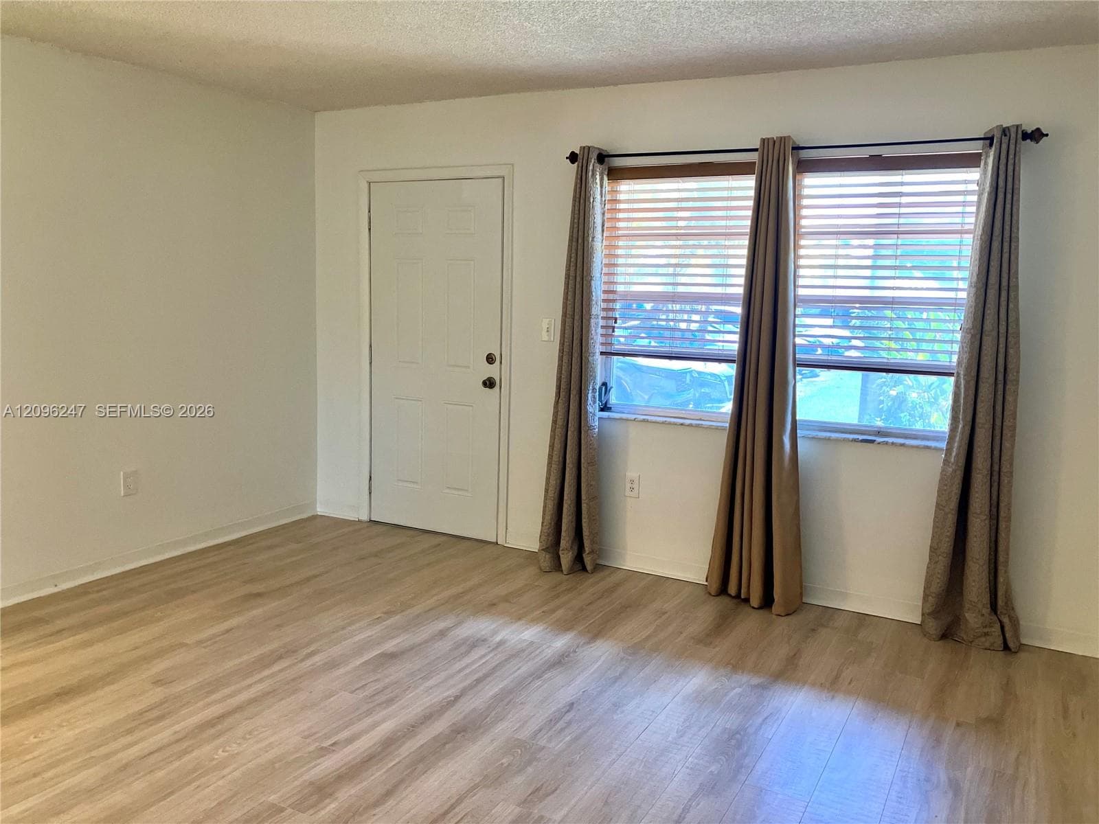 20275 NE 2nd Ave # 7, Miami FL 33179