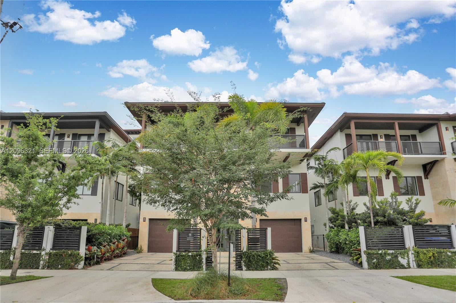 3550 W Glencoe St, Miami FL 33133