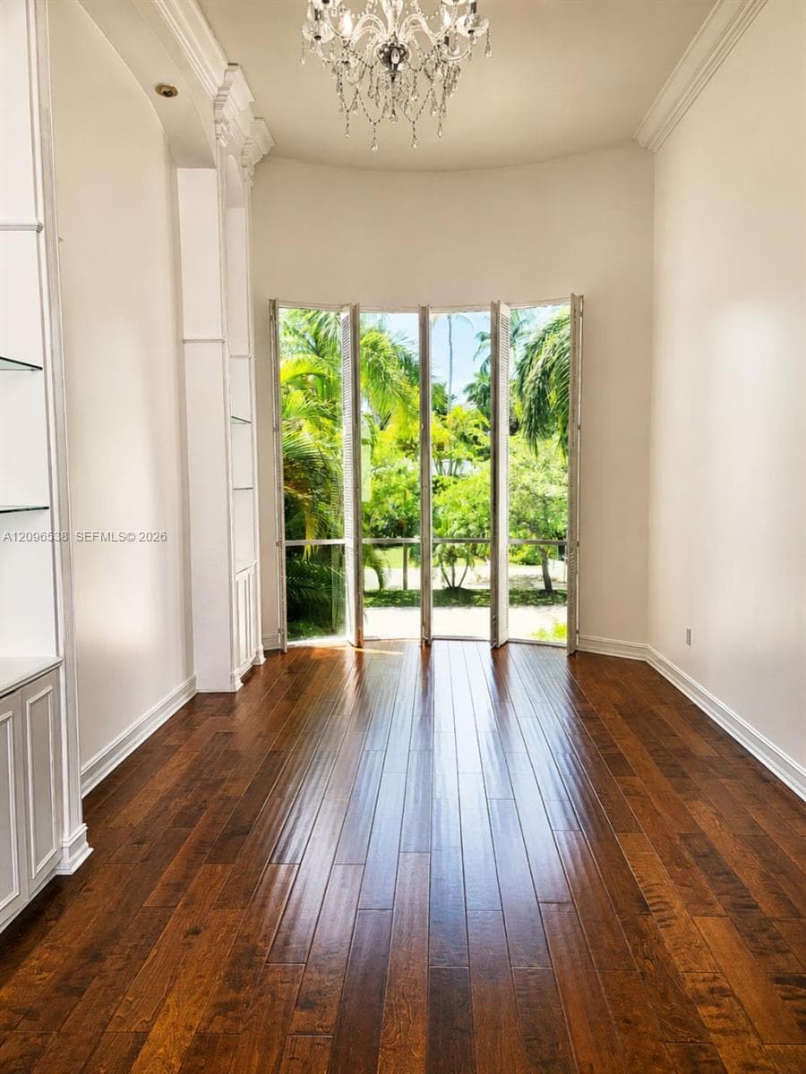 3525 E Fairview St, Miami FL 33133