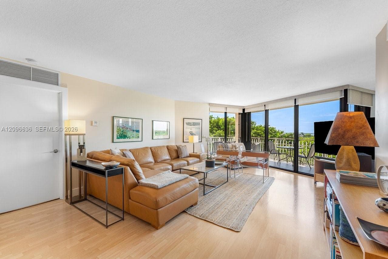 2000 Towerside Ter # 710, Miami FL 33138