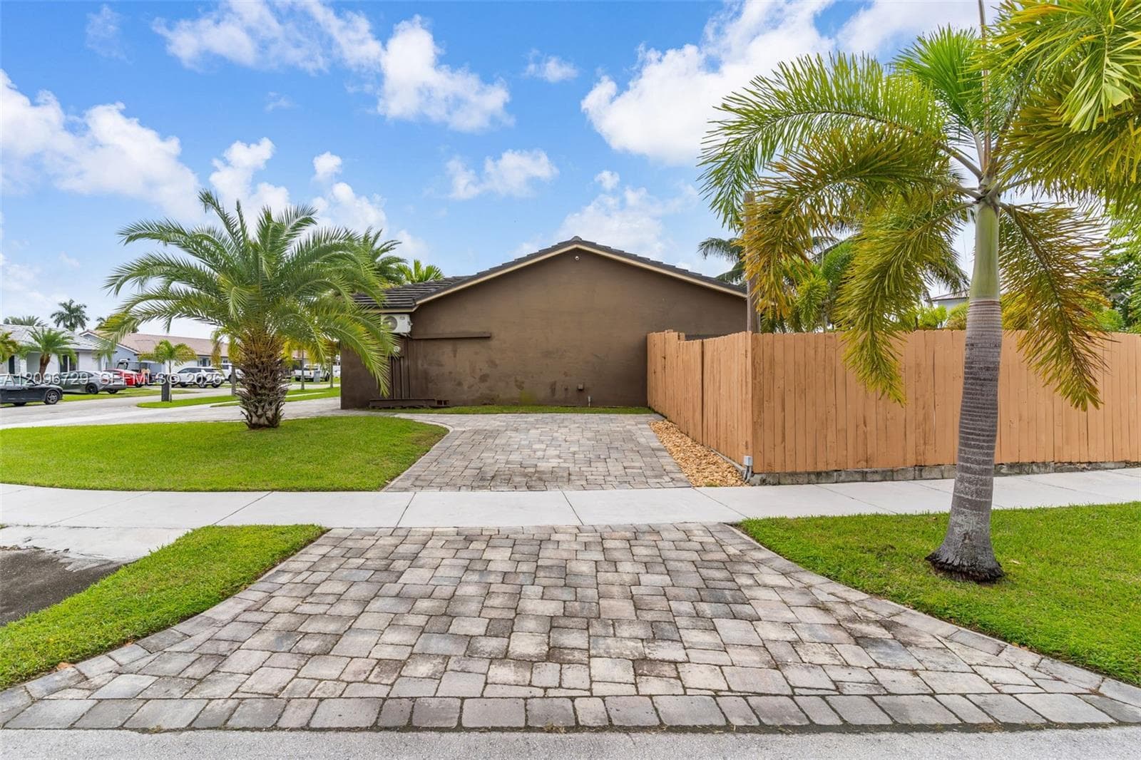 13122 SW 200th Ter, Miami FL 33177