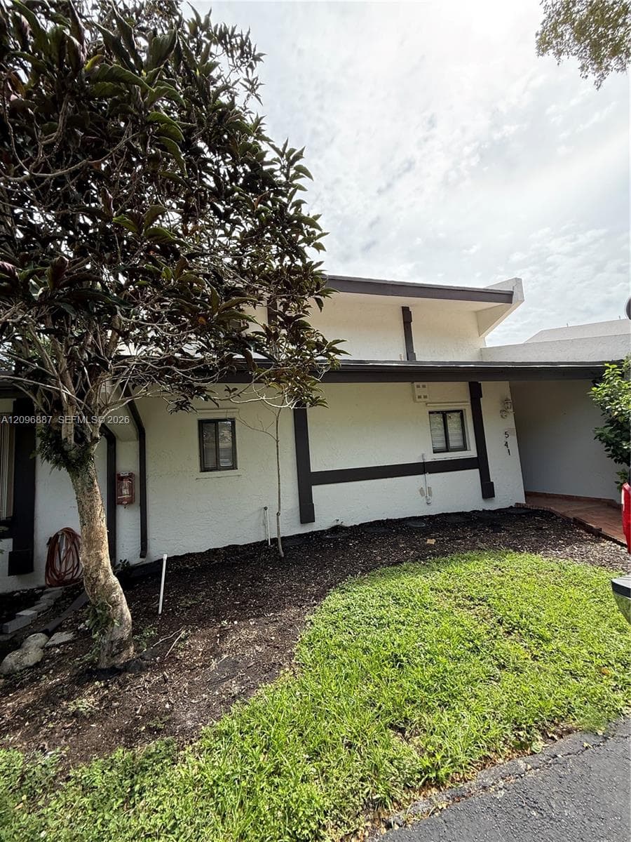 541 NE 199th Ln # 2X, Miami FL 33179
