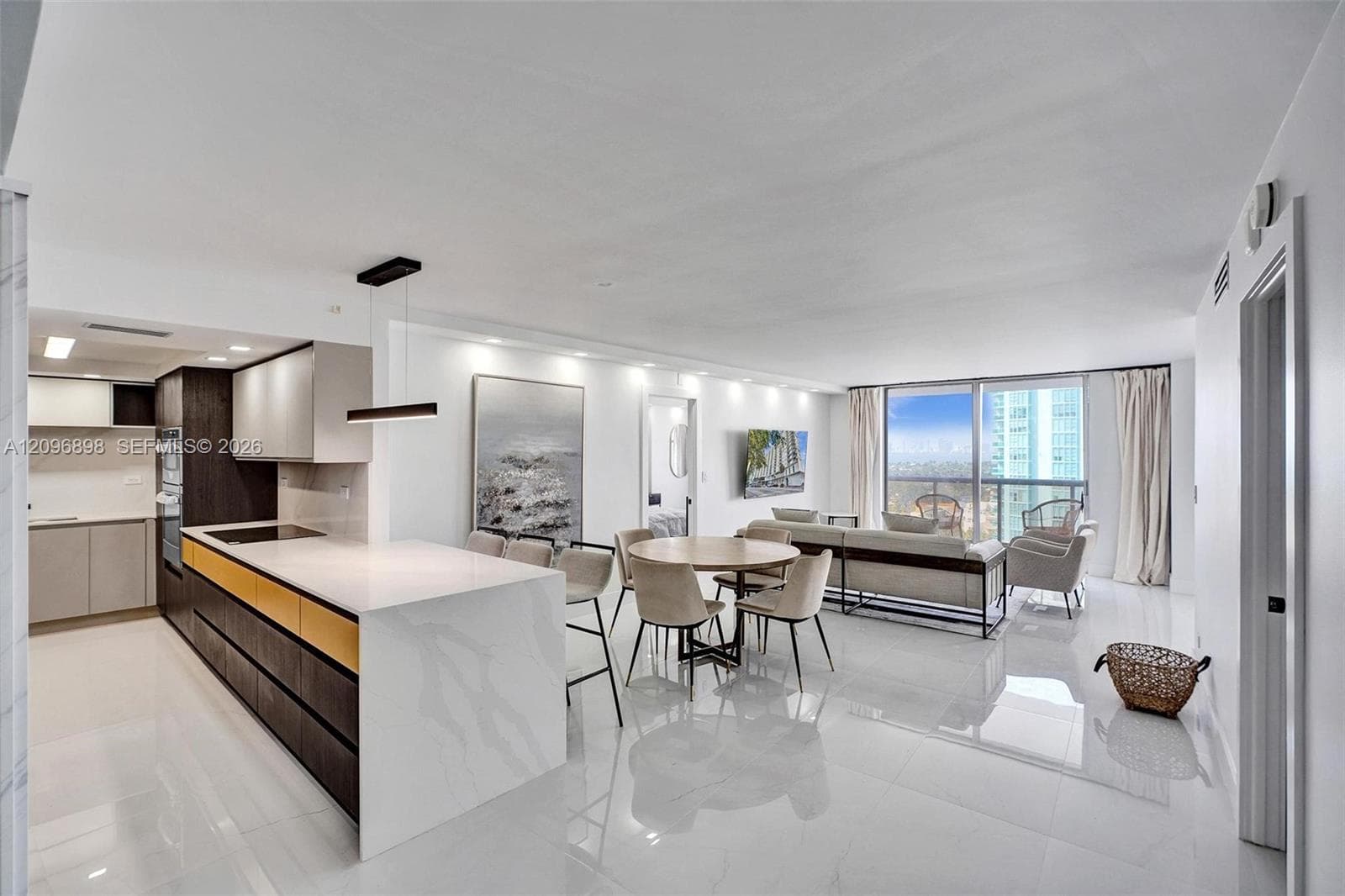 6039 Collins Ave # 1736, Miami Beach FL 33140