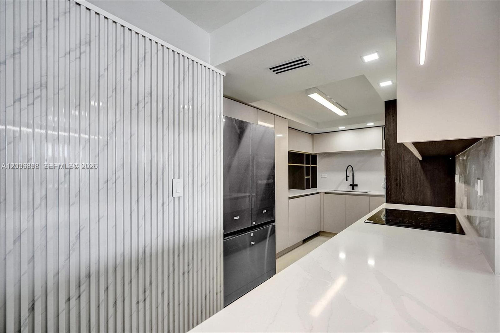 6039 Collins Ave # 1736, Miami Beach FL 33140