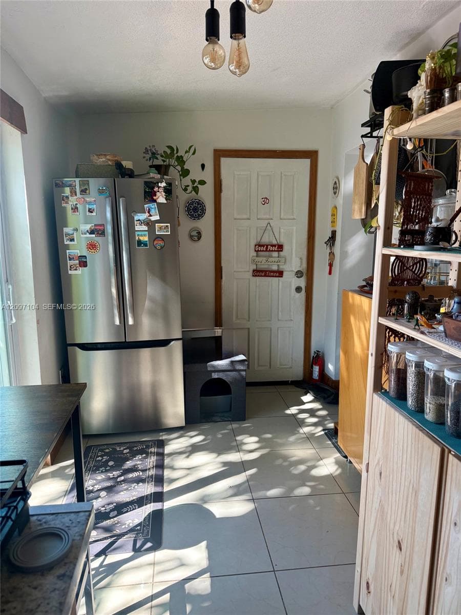 170 NW 18th Ct, Miami FL 33125