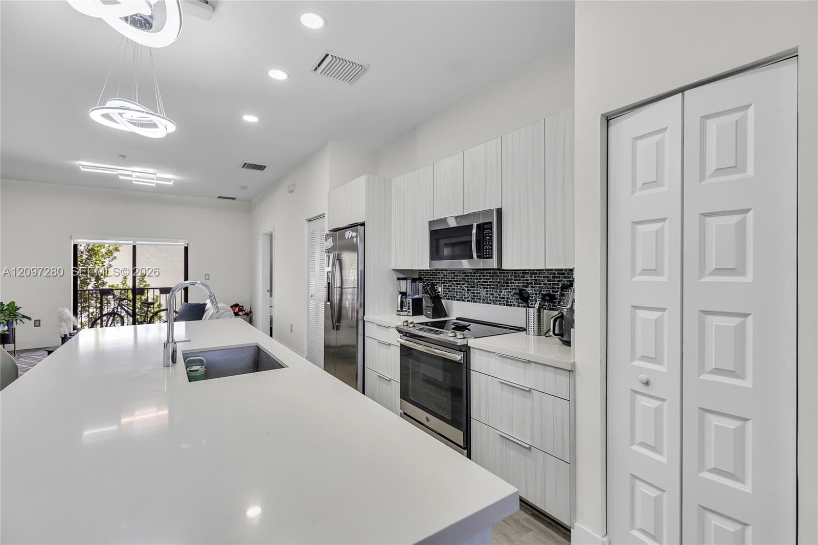 7925 NW 104th Ave # 28, Doral FL 33178