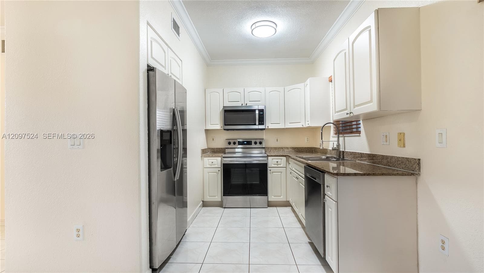 7230 NW 174 Ter # 104, Hialeah FL 33015